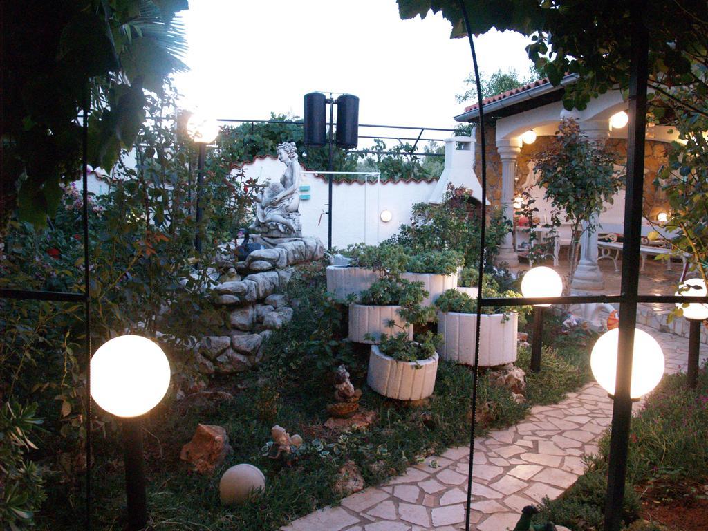 Apartments Anamarija Medulin Exterior foto